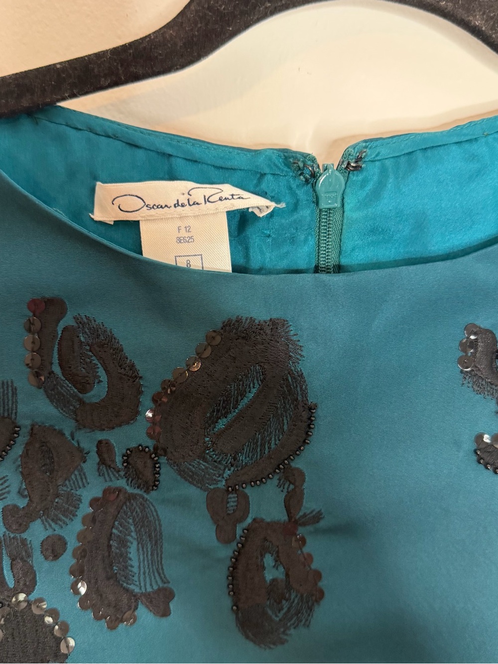 Oscar de la Renta Teal Sleeveless Midi Dress with Black Floral Appliqué - Picture 6 of 12